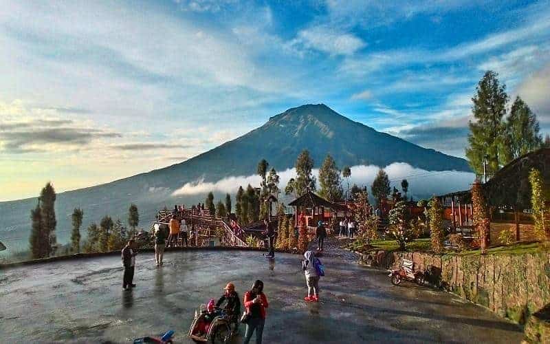 Wisata Alam Posong, 1. Mijil Loka, 2. Wisata Alam Posong, 3. Hutan Rasamala, 4. Pasar Tradisional Papringan Ngadiprono, 5. Embung Tlogo Pucang, 6. Curug Titang, 7. Embung Kledung, 8. Gunung Kendil, 9. Watu Layah, 10. Curug Merak