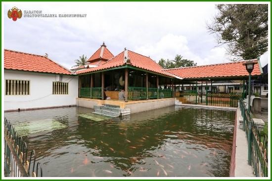 Masjid Pathok Negara Sulthoni Plosokuning , 1. Masjid Agung Gedhe Kauman, 2. Masjid Al Fatih Kepatihan Solo, 3. Situs Kerto, 4. Masjid Kotagede, 5. Kitab Sastra Gending, 6. Masjid Pathok Negara Sulthoni Plosokuning, 7. Pasar Legi Kotagede, 8. Pertapaan Kembang Lampir, 9. Meriam Segara Wana dan Syuh Brata, 10. Masjid Agung Surakarta