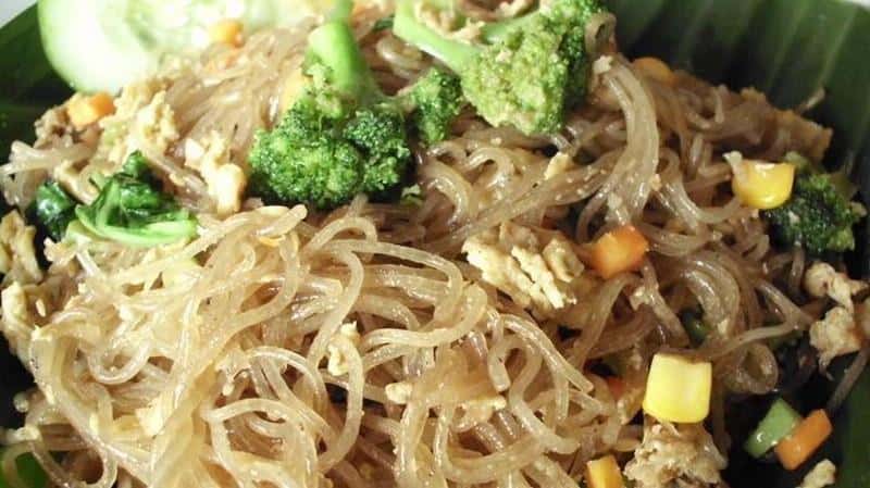 Mie Lethek, 1. Mie Pentil, 2. Mie Des, 3. Mie Lethek, 4. Kue Adrem, 5. Kue Geplak, 6. Gathot, 7. Sate Klathak, 8. Peyek Tumpuk, 9. Gudeg Manggar, 10. Karangan