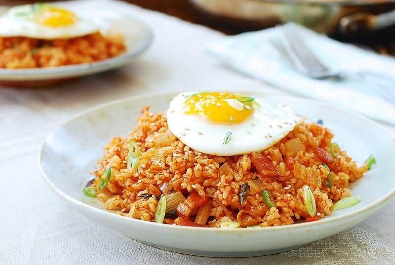 Nasi Goreng, 2. Sop Buntut, 3. Nasi Goreng, 5. Gado-gado, 6. Rendang, 7. Gudeg, 8. Bakso, 9. Nasi Padang, 10. Pempek