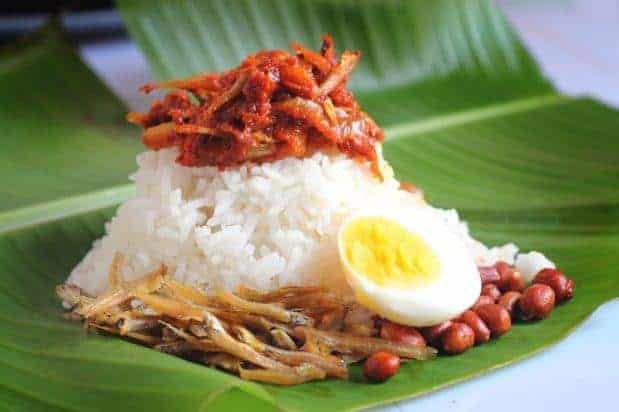 Nasi Lemak, 1. Nasi Lemak, 3. Bolu Kemojo, 4. Roti Jala, 5. Gulai Siput, 6. Gulai Belacan, 7. Mie Sagu, 8. Mie Lendir, 9. Sop Tunjang, 10. Es Laksamana Mengamuk