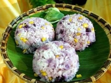 Nasi Subut, 1. Kepiting Soka, 2. Tumis Kapah, 4. Sate Temburung, 5. Sate Ikan Pari, 6. Tudai, 7. Nasi Subut, 8. Ikan Asin Richa, 9. Nasi Udang, 10. Dodol Cempedak dan Rumput Laut