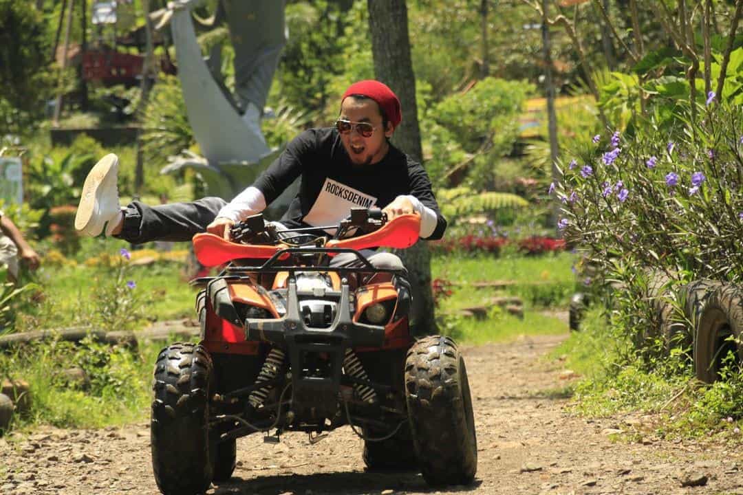 ATV, Wahana dan Spot Populer di Floating Market, Harga Tiket dan Jam Operasional Floating Market, Fasilitas di Floating Market, Alamat dan Akses Transportasi ke Floating Market, Hotel dan Penginapan Sekitar Floating Market Lembang