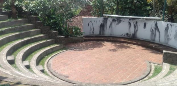 Amphitheater, Harga Tiket dan Jam Operasional Selasar Sunaryo Art Space, Fasilitas di Selasar Sunaryo Art Space, Alamat dan Akses Transportasi ke Selasar Sunaryo Art Space, Hotel di Dekat Selasar Sunaryo Art Space