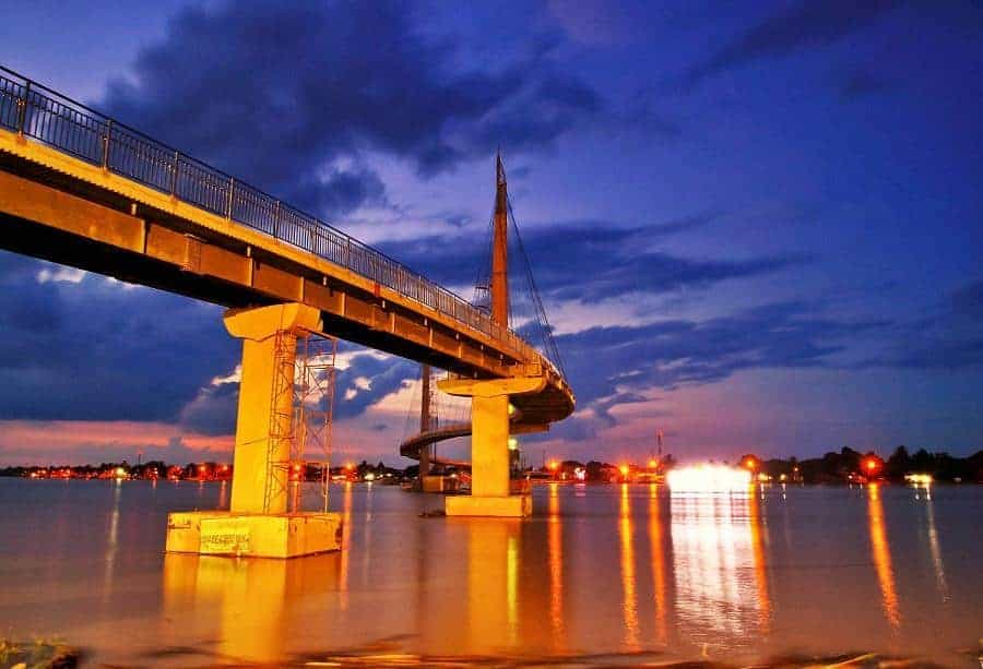 Ancol Kota Jambi, 1. Taman Wisata Kampoeng Radja, 2. Danau Sipin, 3. Menara Gentala Arasy, 4. Kebun Binatang Taman Rimba, 5. Taman Nasional Berbak, 6. Cagar Budaya Rumah Batu Olakemang, 7. Monumen Keris Siginjai, 8. Museum Perjuangan Rakyat, 9. Ancol Kota Jambi, 10. Masjid Agung Al-Falah Kota Jambi