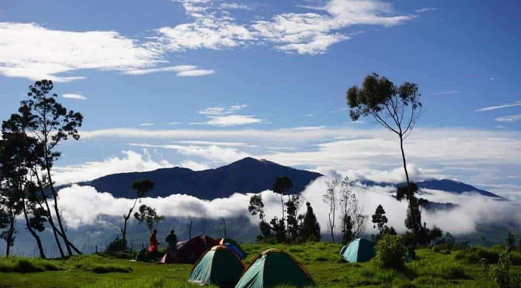 Area Camping, Spot Menarik di Gunung Artapela, Fasilitas , Harga Tiket Masuk dan Jam Operasional, Alamat dan Akses Transportasi, Hotel Sekitar Gunung Artapela