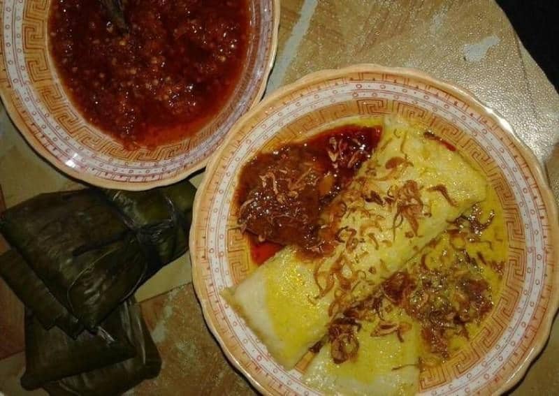 Buras Berendam, 1. Sate Payau, 2. Pulut Nasi, 3. Sambal Raja/Sambal Kutai, 4. Nasi Bekepor, 6. Rojak Singkil, 7. Gence Ruan, 8. Pepes Kepiting Soka Cangkang Lunak, 9. Buras Berendam, 10. Gence Lais