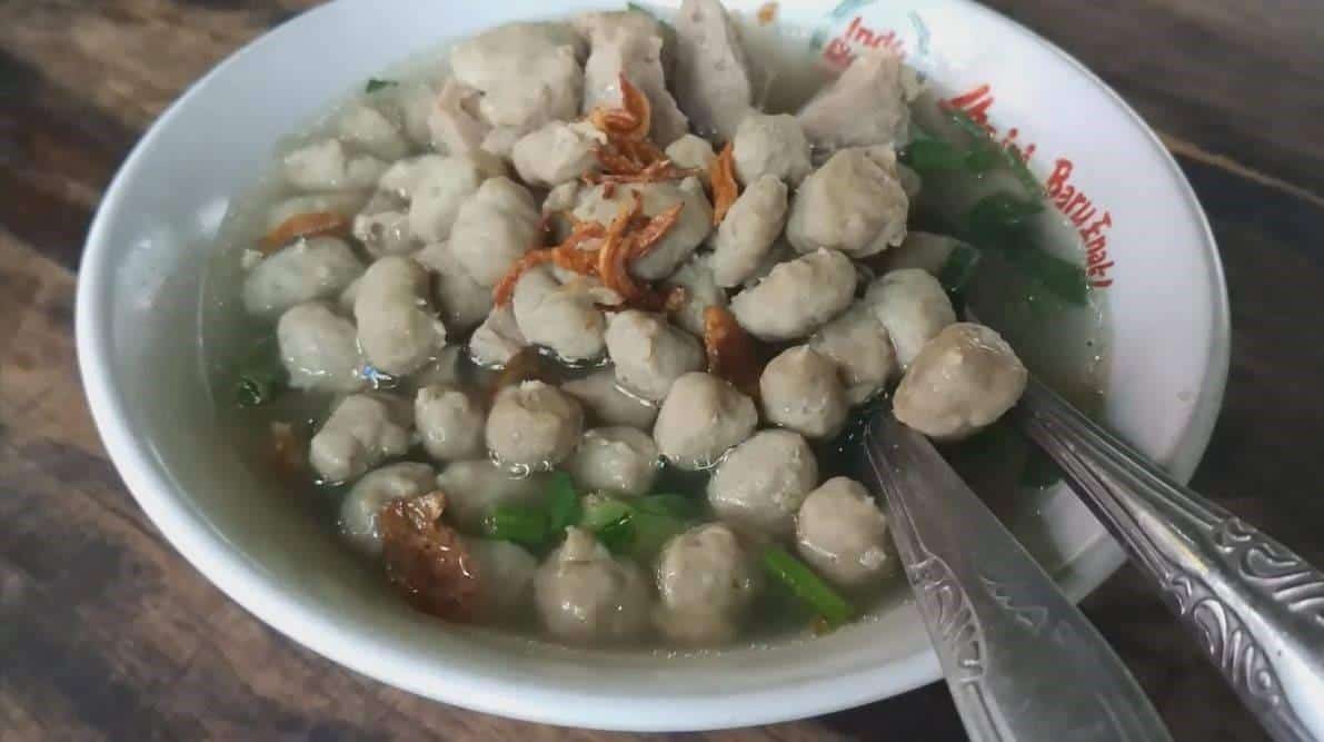 Bakso Kerikil, 1. Mangut Lele, 2. Nasi Lesah, 3. Buntil Daun Talas, 4. Sup Senerek, 5. Kluban, 6. Sego Godog, 7. Bakso Kerikil, 8. Mangut Beong, 9. Opor Enthog, 10. Sego Megono