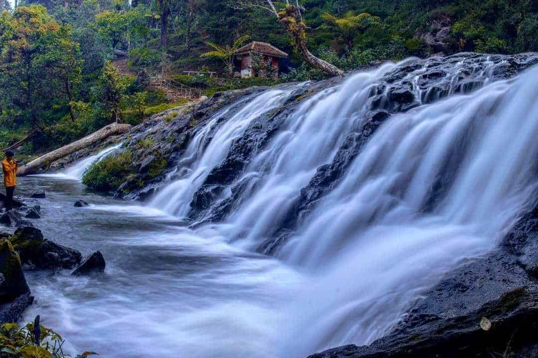 Curug Layung, Spot Menarik, Fasilitas, Harga Tiket Masuk dan Jam Operasional, Alamat dan Akses Transportasi, Penginapan Sekitar Gunung Burangrang
