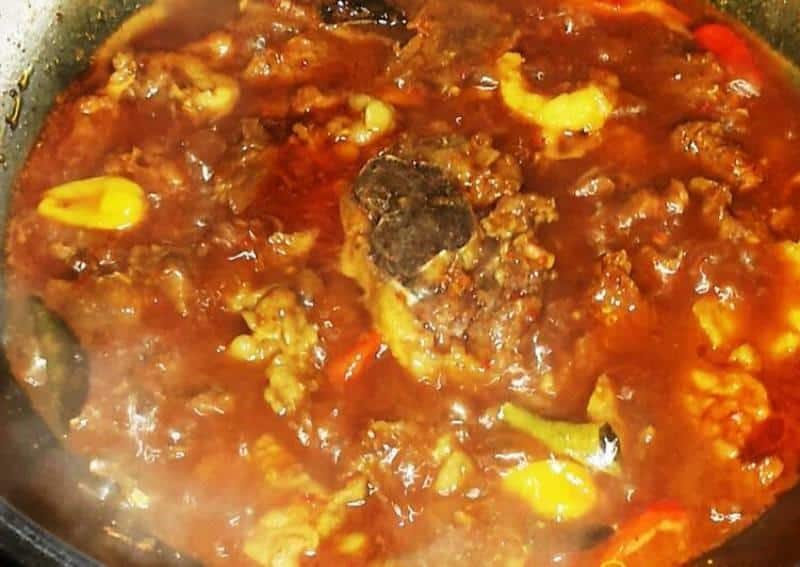 Cancang, 1. Dendeng Batokok, 2. Rendang, 3. Sate Padang, 4. Dendeng Balado, 5. Gulai Gajeboh, 6. Kerabu Terong, 7. Soto Padang, 8. Kalio Dagiang, 9. Cancang, 10. Nasi Kapau