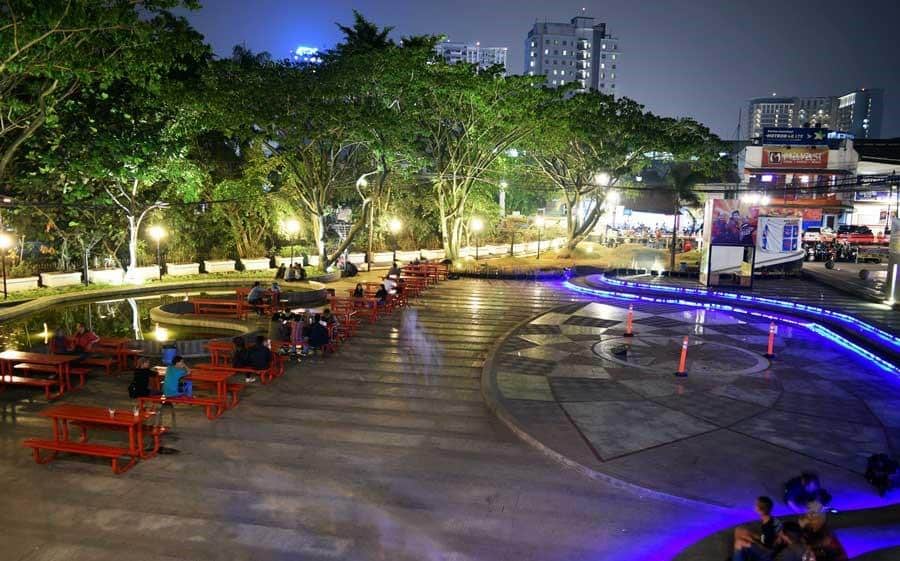 Cikapundung Riverspot, Aktivitas dan Spot Populer di Alun-Alun Bandung , Harga Tiket dan Jam Operasional, Fasilitas, Alamat dan Akses Transportasi, Hotel dan Penginapan di Sekitar Alun-Alun Kota Bandung