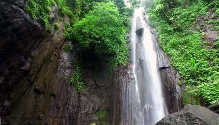 Coban Canggu, 1. Air Terjun Dlundung, 2. Coban Canggu, 3. Air Terjun Grenjengan Pacet, 4. Air Terjun Watu Gedhek, 5. Air Terjun Watu Lumpang, 6. Air Terjun 7 Bidadari, 7. Air Terjun Duyung Trawas Hill, 8. Coban Waru