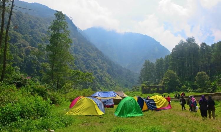 Fasilitas, Spot Menarik, Fasilitas, Harga Tiket Masuk dan Jam Operasional, Alamat dan Akses Transportasi, Penginapan di Sekitar Gunung Puntang