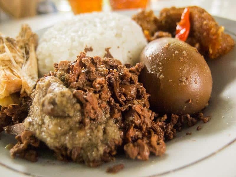 Gudeg Manggar, 1. Mie Pentil, 2. Mie Des, 3. Mie Lethek, 4. Kue Adrem, 5. Kue Geplak, 6. Gathot, 7. Sate Klathak, 8. Peyek Tumpuk, 9. Gudeg Manggar, 10. Karangan