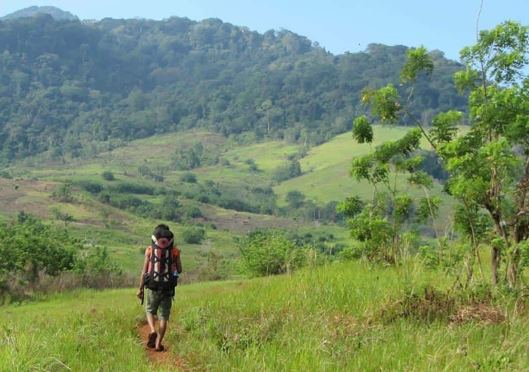 Gunung Kahung, 1. Pantai Angsana, 2. Jembatan Barito, 3. Menara Pandang Banjarmasin, 4. Lok Baintan Floating Market, 5. Pulau Kembang, 6. Bukit Matang Kaladan, 7. Taman Labirin Pelaihari, 8. Gunung Kahung, 9. Bukit Batu Langara, 10. Goa Batu Hapu
