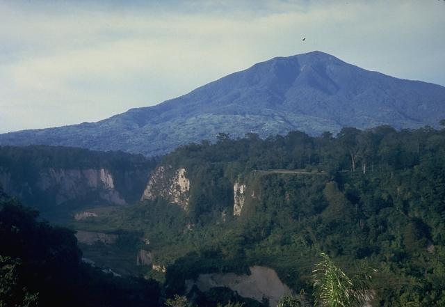 Gunung Tandikat, 1. Air Terjun Nyarai, 2. Lubuak Bonta, 3. Air Terjun Lembah Anai, 4. Pantai Katapiang, 5. Taman Nasional Kerinci Seblat, 6. Pantai Arta Sungai Limau, 7. Puncak Anai, 8. Masjid Tua Lubuak Bareh, 9. Gunung Tandikat, 10. Paragliding Area Macau Duo