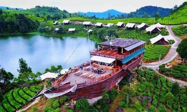 Harga Tiket Masuk dan Jam Operasional , Wahana dan Spot Populer, Fasilitas Pinisi Resto dan Glamping Lakeside Rancabali, Harga Tiket Masuk dan Jam Operasional , Alamat dan Akses Transportasi, Hotel Sekitar Pinisi Resto dan Glamping Lakeside Rancabali