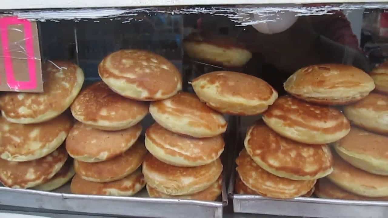 Kamir, 1. Pecak Belut, 2. Nasi Grombyang, 3. Lontong Dekem, 4. Lotek, 5. Kamir, 6. Kraca, 8. Kepiting Lemburi, 9. Tahu Pletok, 10. Bakso Balungan