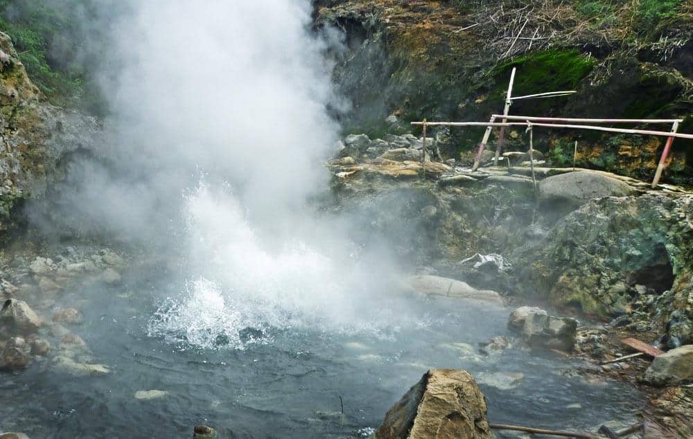 Kawah Candradimuka, 1. Telaga Dringo, 2. Kawah Candradimuka, 3. Curug Pitu, 4. Candi Arjuna, 5. Sungai Serayu, 6. Anglir Mendung, 7. Curug Pundung Sewu, 8. Surya Yudha Park, 9. Kawah Sikidang, 10. Taman Rekreasi Margasatwa Serulingmas