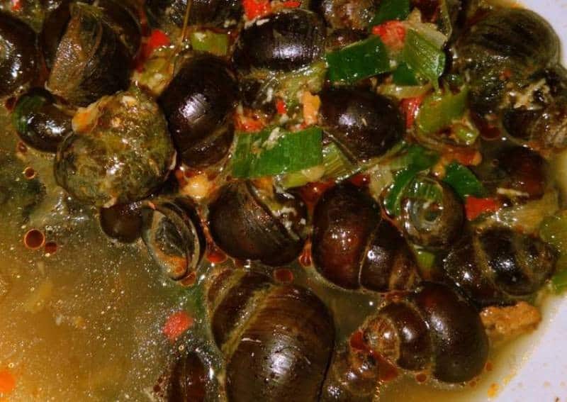 Kraca, 1. Pecak Belut, 2. Nasi Grombyang, 3. Lontong Dekem, 4. Lotek, 5. Kamir, 6. Kraca, 8. Kepiting Lemburi, 9. Tahu Pletok, 10. Bakso Balungan