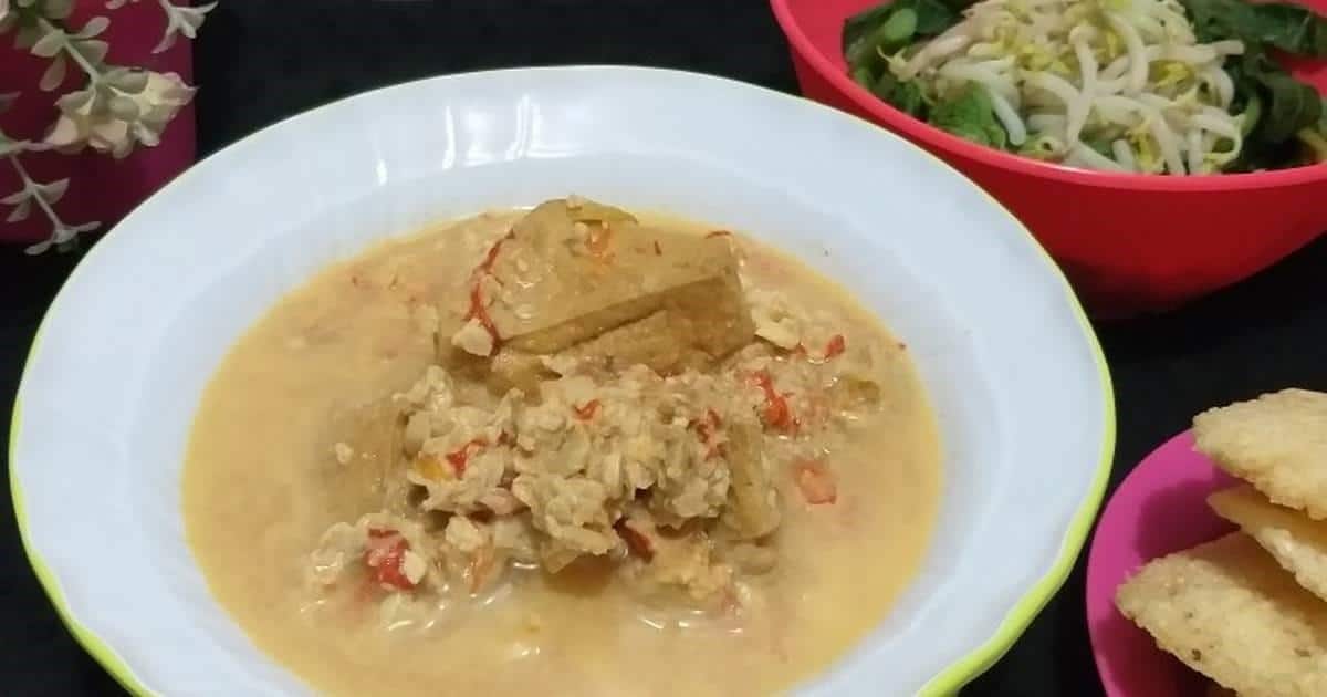 Lethok, 1. Tepo Tahu Khas Ngawi, 2. Nasi Pecel Ngawi, 3. Lethok, 4. Sate Khas Ngawi, 5. Ledre, 6. Tongseng Kambing Pedas, 7. Keripik Tempe, 8. Rawon, 9. Dodol Jambu, 10. Cokelat Tempe