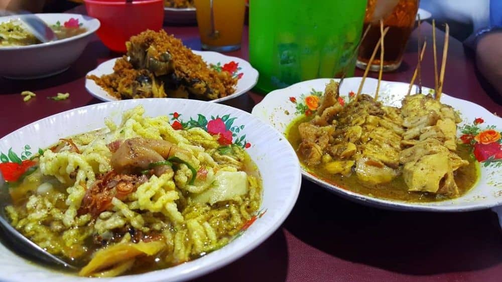Lontong Dekem, 1. Pecak Belut, 2. Nasi Grombyang, 3. Lontong Dekem, 4. Lotek, 5. Kamir, 6. Kraca, 8. Kepiting Lemburi, 9. Tahu Pletok, 10. Bakso Balungan