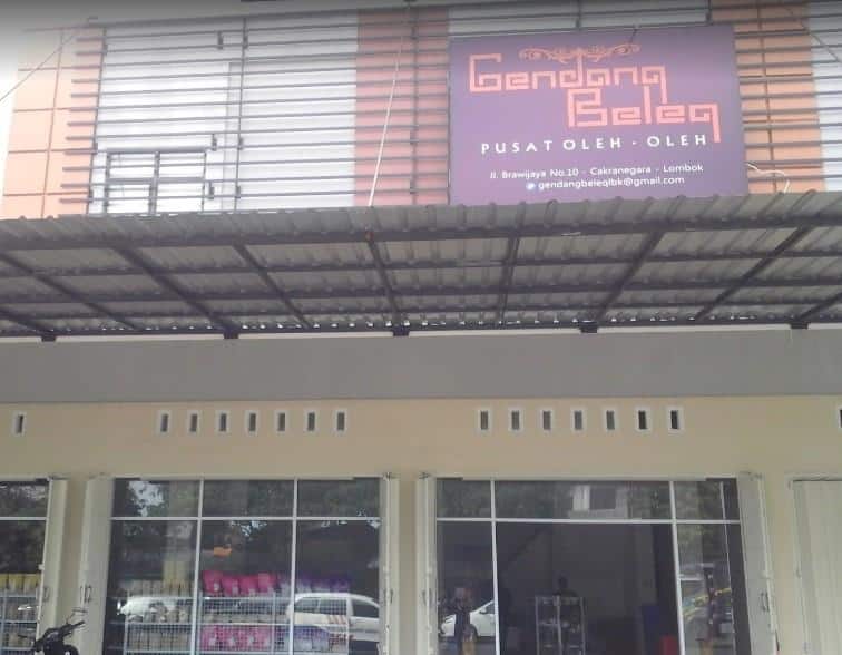 Pusat Oleh-Oleh Khas Lombok “Gendang Beleq”, 1. Sasaku Lombok Merchandise, 2. Pasar Cakranegara, 3. Pasar Seni Sayang-Sayang, 4. Pusat Oleh-Oleh Khas Lombok “Gendang Beleq”, 5. Gandrung Sasak Oleh-Oleh Lombok, 6. Pasar Seni Senggigi, 7. Sentra Kerajinan Gerabah, 8. Central Oleh-Oleh Khas Lombok, 9. Desa Sasak Sade, 10. Lombok Exotic Sentral Oleh-Oleh