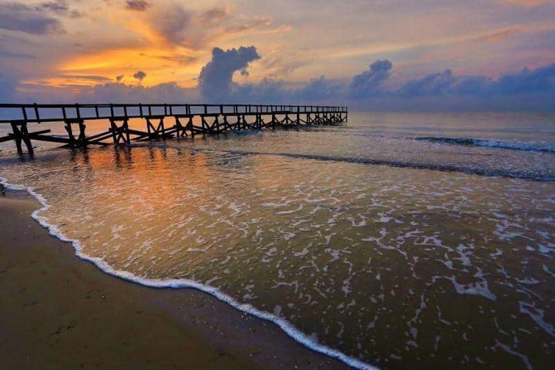 Pantai Angsana, 1. Pantai Angsana, 2. Jembatan Barito, 3. Menara Pandang Banjarmasin, 4. Lok Baintan Floating Market, 5. Pulau Kembang, 6. Bukit Matang Kaladan, 7. Taman Labirin Pelaihari, 8. Gunung Kahung, 9. Bukit Batu Langara, 10. Goa Batu Hapu