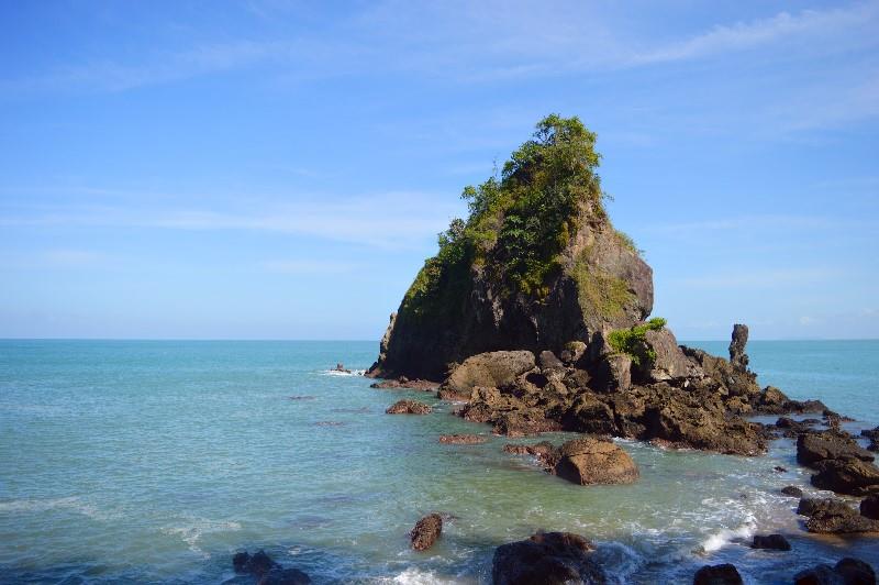 Pantai Karang Agung, 1. Pantai Menganti, 2. Pantai Lampon, 3. Pantai Bopong, 4. Pantai Wedi Putih, 5. Pantai Pecaron, 6. Pantai Gebyuran, 7. Pantai Pedalen, 8. Pantai Watu Bale, 9. Pantai Karang Agung, 10. Pantai Logending