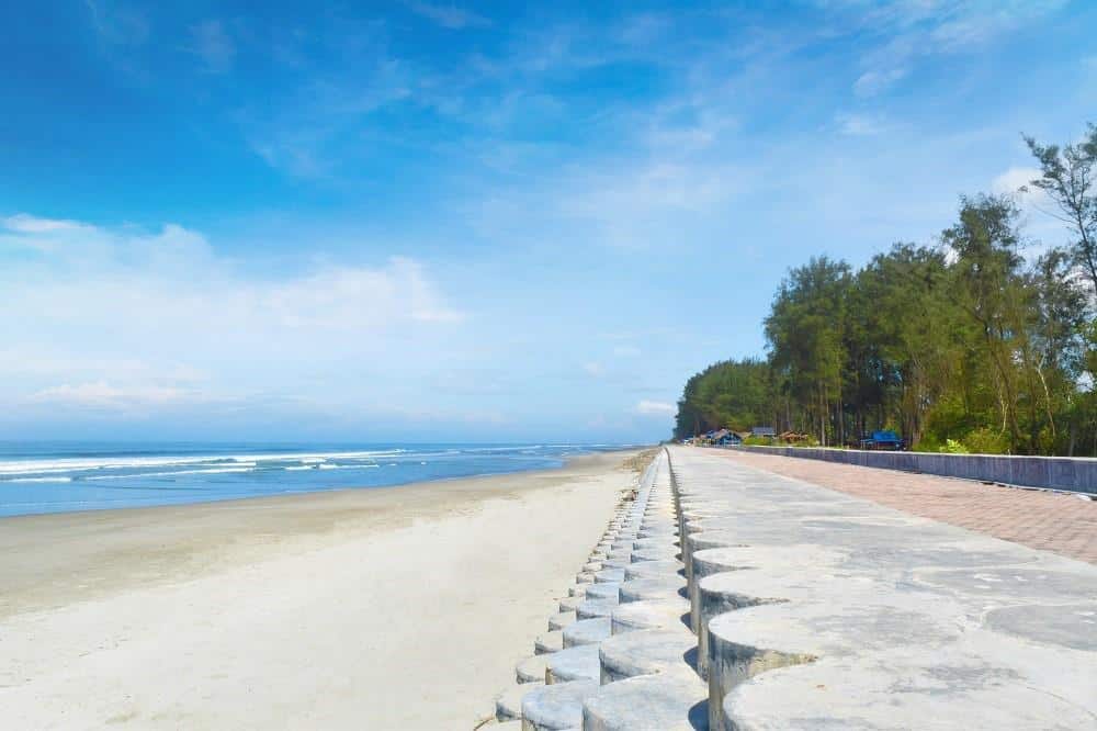 Pantai Panjang, 1. Pantai Panjang, 2. Monumen Thomas Parr, 3. Museum Bengkulu, 4. Benteng Marlborough, 5. Rumah Pengasingan Bung Karno, 6. Danau Dendam Tak Sudah, 7. Pantai Sungai Suci, 8. Rumah Ibu Fatmawati Soekarno, 9. Hutan Mangrove Bengkulu, 10. Pulau Tikus