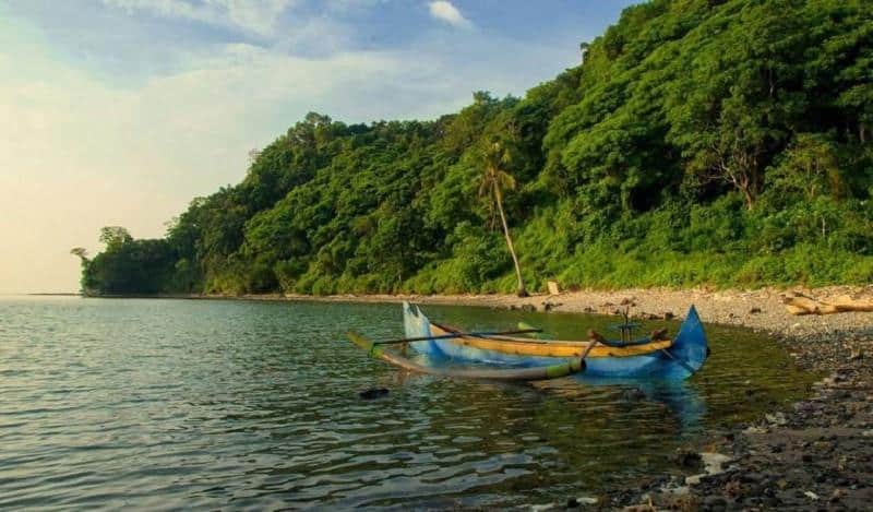 Pantai Ria, 1. Pantai Pulau Gili Bawean, 2. Pantai Pulau Noko, 3. Pantai Pulau Noko Selayar, 4. Pantai Ria, 5. Pantai Delegan, 6. Pantai Ayang-ayang Mengare, 7. Pantai Mayangkara, 8. Pantai Pulau Cina, 9. Pantai Terosan, 10. Pantai Labuhan