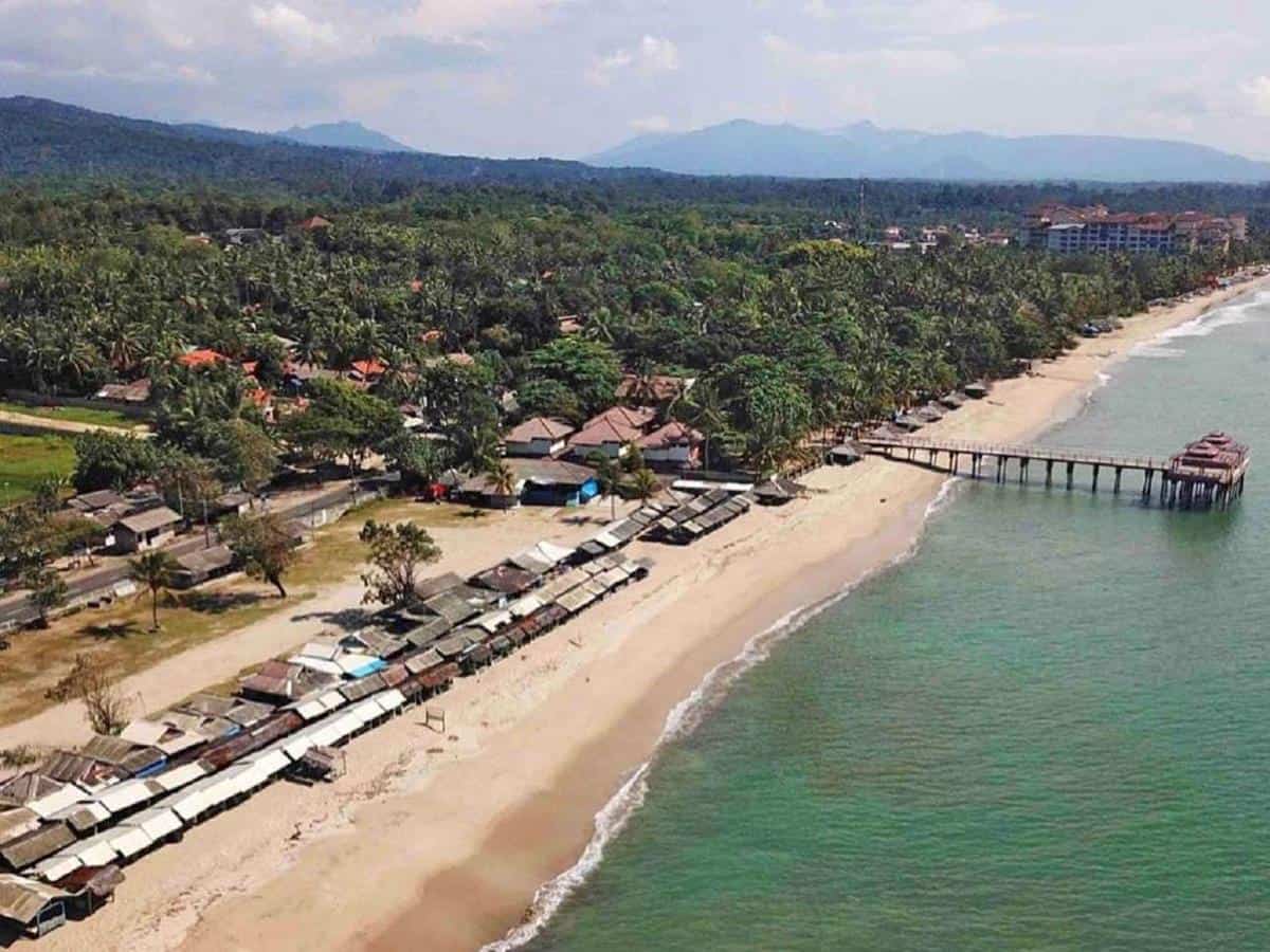 Pantai Sambolo, 1. Pantai Marina, 2. Pantai Karang Bolong, 3. Pantai Pasir Putih Florida, 4. Pantai Sambolo, 5. Rawa Dano, 6. Curug Betung, 7. Puncak Sidapang, 8. Gunung Cibaja, 9. Tugu Nol Kilometer Anyer, 10. Pulau Sangiang