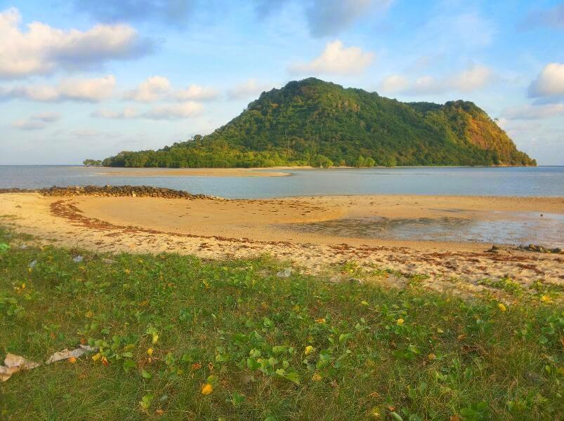 Pantai Terosan, 1. Pantai Pulau Gili Bawean, 2. Pantai Pulau Noko, 3. Pantai Pulau Noko Selayar, 4. Pantai Ria, 5. Pantai Delegan, 6. Pantai Ayang-ayang Mengare, 7. Pantai Mayangkara, 8. Pantai Pulau Cina, 9. Pantai Terosan, 10. Pantai Labuhan