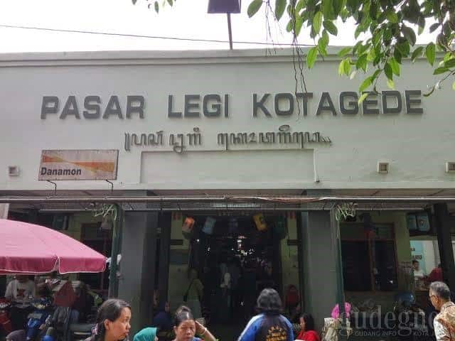 Pasar Legi Kotagede, 1. Masjid Agung Gedhe Kauman, 2. Masjid Al Fatih Kepatihan Solo, 3. Situs Kerto, 4. Masjid Kotagede, 5. Kitab Sastra Gending, 6. Masjid Pathok Negara Sulthoni Plosokuning, 7. Pasar Legi Kotagede, 8. Pertapaan Kembang Lampir, 9. Meriam Segara Wana dan Syuh Brata, 10. Masjid Agung Surakarta