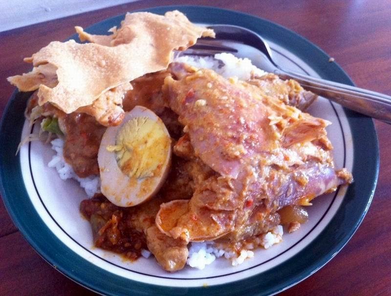 Pecel Gudeg, 1. Nasi Langgi, 2. Soto Ayam Dahlok, 3. Pecel Gudeg, 4. Bakso Kabut, 5. Pecel Pincuk Garahan, 6. Suwar Suwir, 7. Tahu Hwa, 8. Tape Prol, 9. Roti Bakar Tjiliwoeng, 10. Lontong Kupang Jember