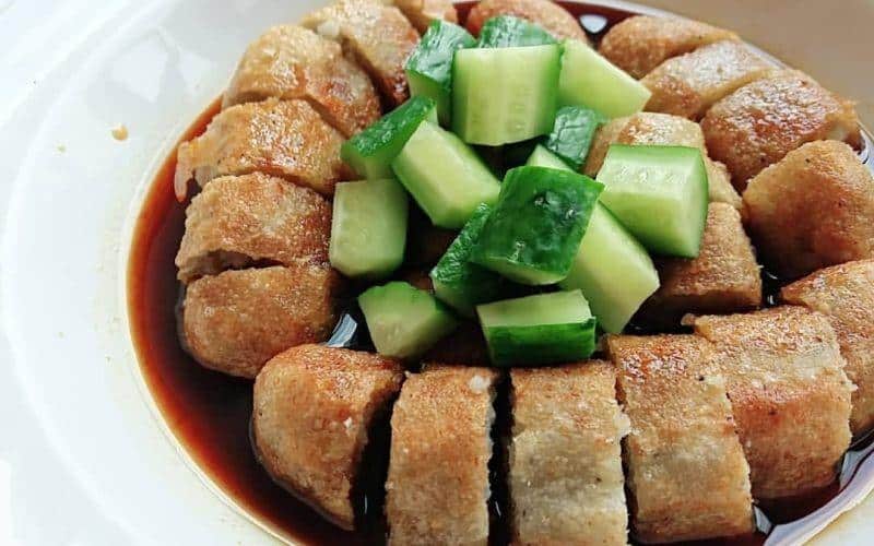 Pempek, 2. Sop Buntut, 3. Nasi Goreng, 5. Gado-gado, 6. Rendang, 7. Gudeg, 8. Bakso, 9. Nasi Padang, 10. Pempek
