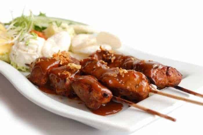 Sate Ikan Pari, 1. Kepiting Soka, 2. Tumis Kapah, 4. Sate Temburung, 5. Sate Ikan Pari, 6. Tudai, 7. Nasi Subut, 8. Ikan Asin Richa, 9. Nasi Udang, 10. Dodol Cempedak dan Rumput Laut