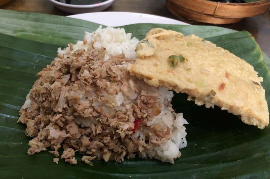 Sego Megono, 1. Mangut Lele, 2. Nasi Lesah, 3. Buntil Daun Talas, 4. Sup Senerek, 5. Kluban, 6. Sego Godog, 7. Bakso Kerikil, 8. Mangut Beong, 9. Opor Enthog, 10. Sego Megono