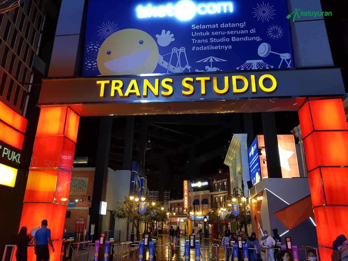 Trans Studio, Central Station, Lost City, Magic Corner, Harga Tiket dan Jam Operasional Trans Studio Bandung, Fasilitas Trans Studio Bandung, Alamat dan Akses Transportasi ke Trans Studio Bandung, Hotel di Sekitar Trans Studio Bandung
