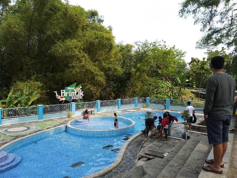 Umbul Brintik, 1. Umbul Ponggok, 2. Umbul Ingas Cokro, 3. Umbul Sigedang, 4. Umbul Kapiler, 5. Umbul Manten, 6. Umbul Pelem, 7. Umbul Nilo, 8. Umbul Brintik, 9. Umbul Gedaren, 10. Umbul Brondong