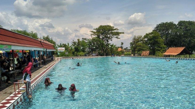 Umbul Pelem, 1. Umbul Ponggok, 2. Umbul Ingas Cokro, 3. Umbul Sigedang, 4. Umbul Kapiler, 5. Umbul Manten, 6. Umbul Pelem, 7. Umbul Nilo, 8. Umbul Brintik, 9. Umbul Gedaren, 10. Umbul Brondong