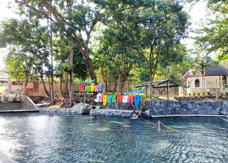 Umbul Sigedang, 1. Umbul Ponggok, 2. Umbul Ingas Cokro, 3. Umbul Sigedang, 4. Umbul Kapiler, 5. Umbul Manten, 6. Umbul Pelem, 7. Umbul Nilo, 8. Umbul Brintik, 9. Umbul Gedaren, 10. Umbul Brondong