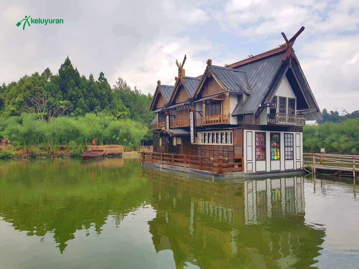 Kyotoku, Wahana dan Spot Populer di Floating Market, Harga Tiket dan Jam Operasional Floating Market, Fasilitas di Floating Market, Alamat dan Akses Transportasi ke Floating Market, Hotel dan Penginapan Sekitar Floating Market Lembang