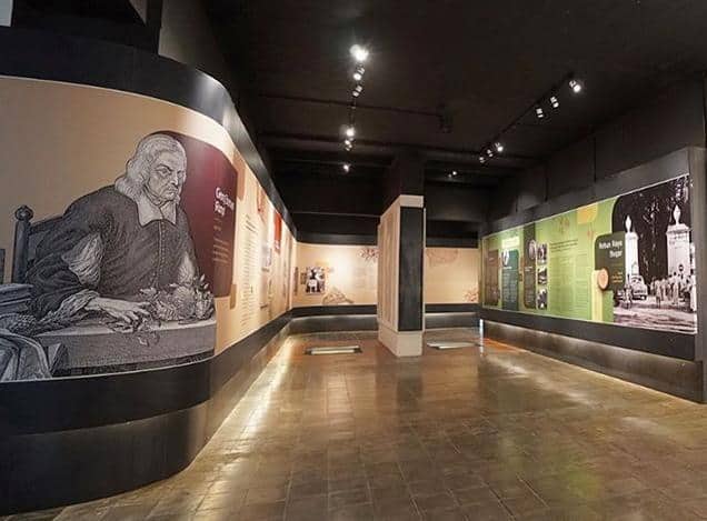 Museum Nasional Sejarah Alam Indonesia, 1. Kebun Raya Bogor, 2. Devoyage Bogor, 3. Museum Nasional Sejarah Alam Indonesia, 4. Museum Zoologi, 5. Taman Sempur, 6. Taman Kencana, 7. Museum PETA, 8. Tugu Kujang, 9. Taman Peranginan, 10. Museum Kepresidenan RI Balai Kirti