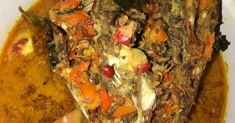 Mangut Kepala Manyung, 1. Nasi Gandul, 2. Soto Kemiri, 3. Sego Tewel, 4. Petis Kambing Runting, 5. Mangut Kepala Manyung, 6. Sayur Tempe Pedes, 7. Jangan Mrico atau Sayur Merica, 8. Swike Kerang, 9. Gethuk Runting, 10. Kue Moho