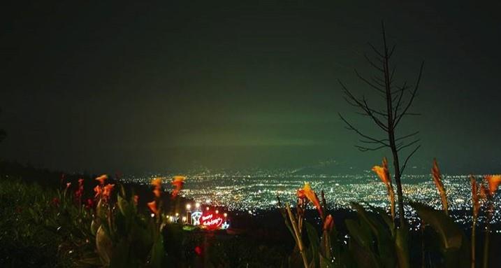 Melihat Kota Bandung dan Patahan Lembang, Spot Menarik dan Kegiatan Wisata yang Bisa Dilakukan di Puncak Bintang, Harga Tiket dan Jam Operasional, Fasilitas di Puncak Bintang, Alamat dan Akses Transportasi, Hotel di Sekitar Puncak Bintang