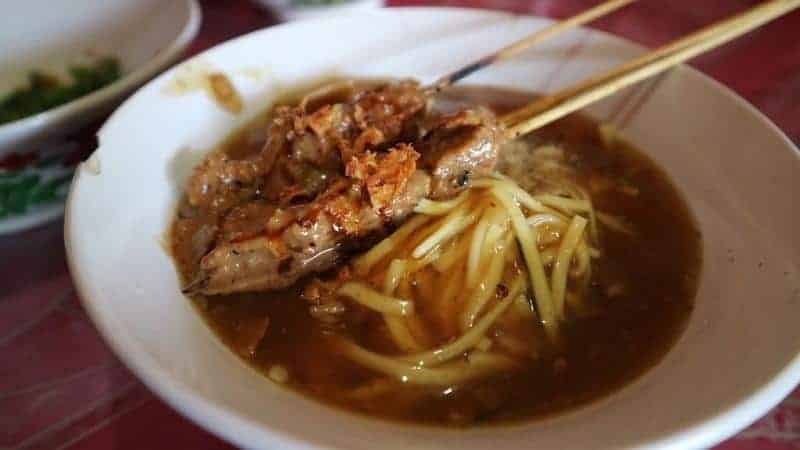 Mie Ongklok, 1. Mie Ongklok, 2. Bakso Ketupat, 3. Soto Krandegan, 4. Combro Kalipelet Khas Banjarnegara, 5. Buntil Banjarnegara, 6. Manisan Carica, 7. Jenang Salak, 8. Keripik Salak, 9. Tempe Mendoan, 10. Sate Ayam