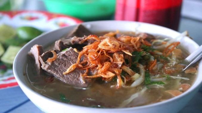 Nasi Kropokhan, 1. Nasi Kropokhan, 2. Nasi Ndoreng, 3. Sop Balungan, 4. Nasi Brongkos, 5. Asem-Asem Daging, 6. Botok Telur Asin, 7. Wingko Salem, 8. Brayo, 9. Kerupuk Catak, 10. Kerupuk Udang Tambak