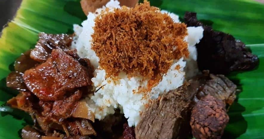 Nasi Punel Bangil, 1. Lontong Kupang Kraton, 2. Rawon Sate Komoh, 3. Botok Tempe, 4. Nasi Punel Bangil, 5. Soto Pasuruan, 6. Lontong Balap, 7. Klepon Gempol, 8. Bipang Jangkar, 9. Cenil, 10. Ikan Lempuk