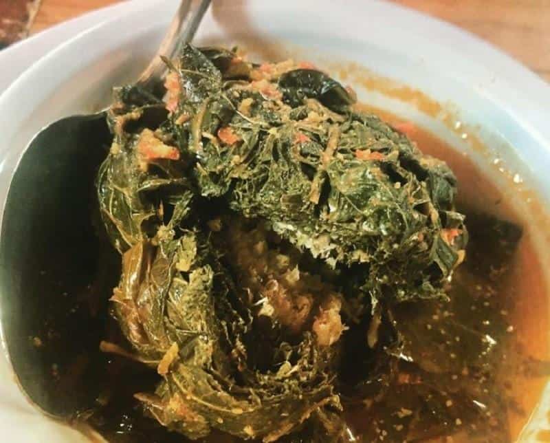 Buntil Banjarnegara, 1. Mie Ongklok, 2. Bakso Ketupat, 3. Soto Krandegan, 4. Combro Kalipelet Khas Banjarnegara, 5. Buntil Banjarnegara, 6. Manisan Carica, 7. Jenang Salak, 8. Keripik Salak, 9. Tempe Mendoan, 10. Sate Ayam